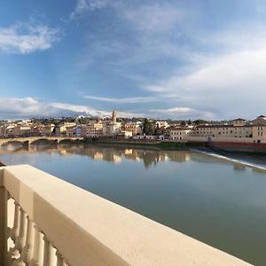 Bottega Veneta 1 Bedroom Suite 1 King Arno River view